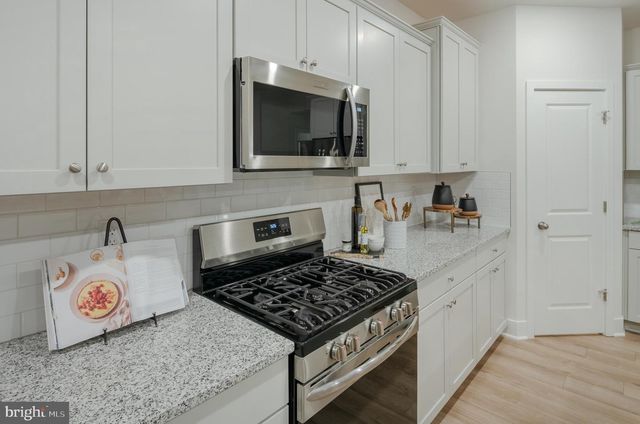 10755 BOREALIS LN, White Plains, MD 20695