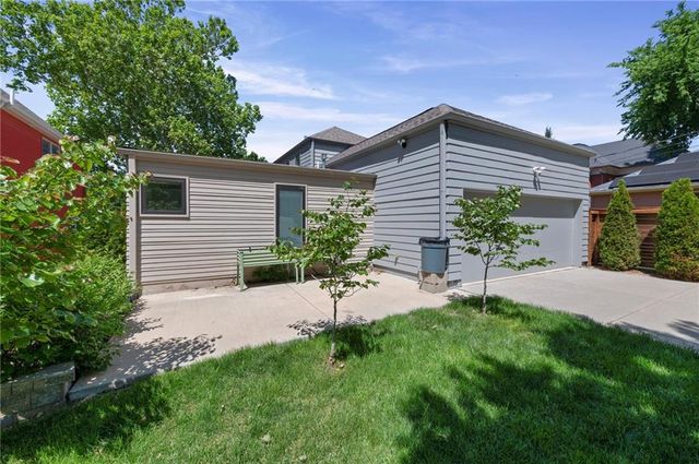 2445 Tracy Avenue, Kansas City, MO 64108