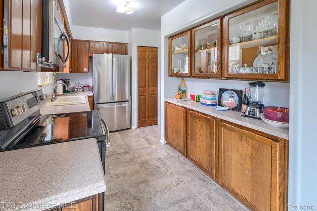 9370 Vienna Road, Forest Township, MI 48463