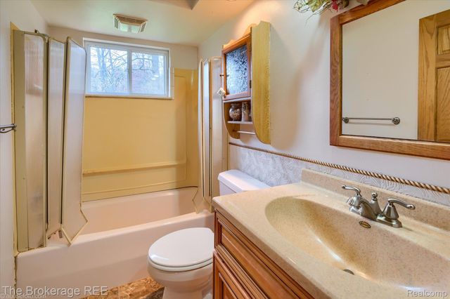 9370 Vienna Road, Forest Township, MI 48463
