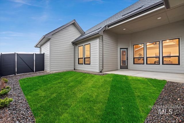 6336 N Barholm Ln, Eagle, ID 83616