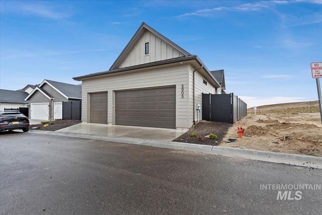 6336 N Barholm Ln, Eagle, ID 83616