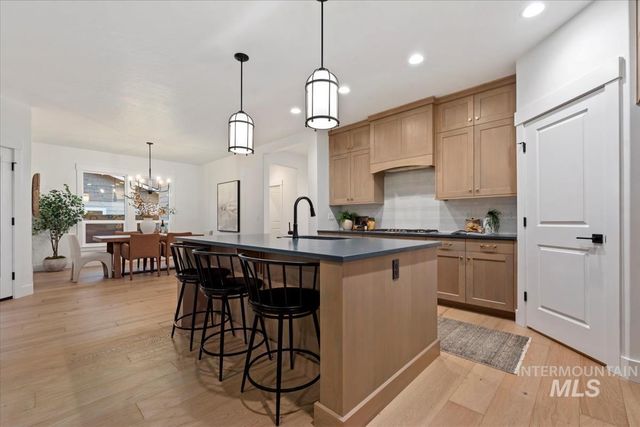 6336 N Barholm Ln, Eagle, ID 83616