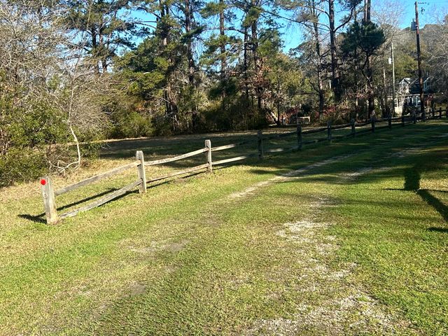 5933 Dixie Plantation Road, Hollywood, SC 29449