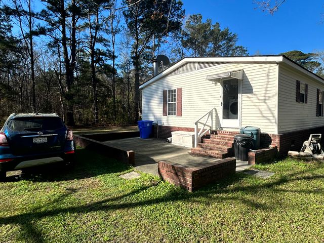 5933 Dixie Plantation Road, Hollywood, SC 29449