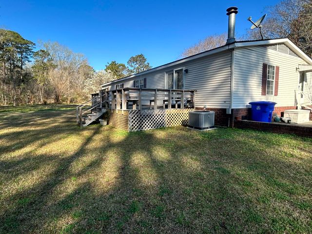 5933 Dixie Plantation Road, Hollywood, SC 29449