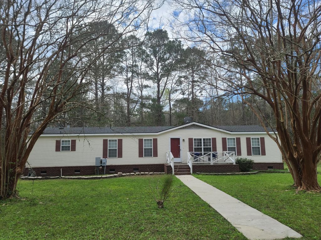 5933 Dixie Plantation Road, Hollywood, SC 29449