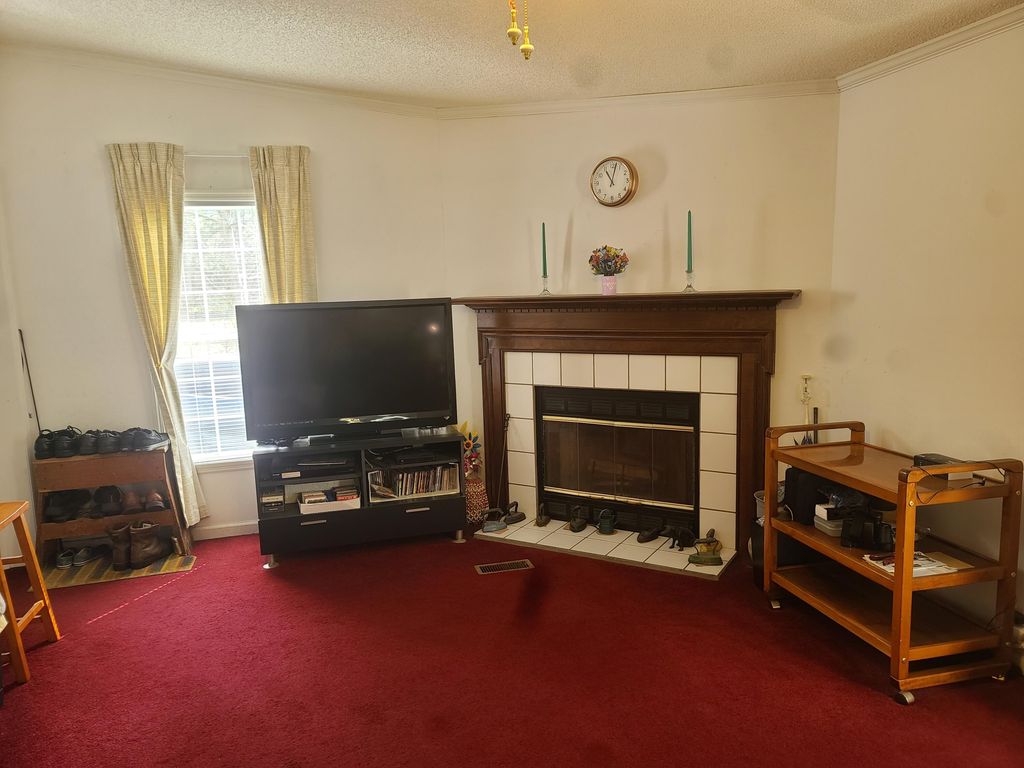 Image 14 of property listing at 5933 Dixie Plantation Road, Hollywood, SC 29449