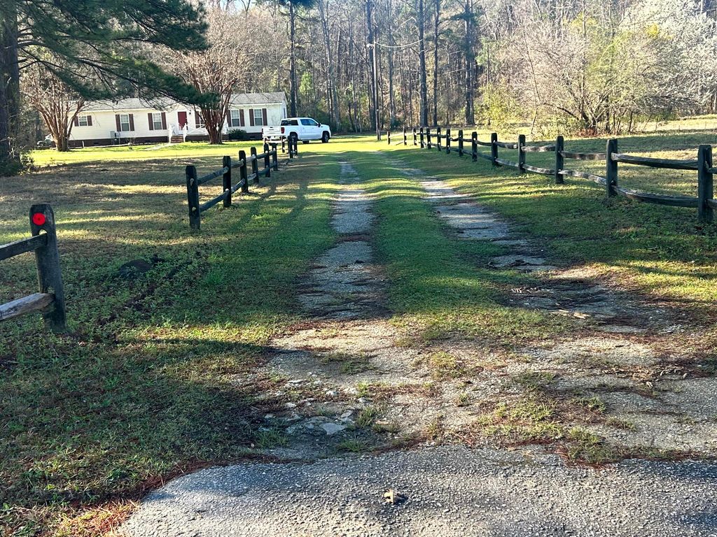 Image 27 of property listing at 5933 Dixie Plantation Road, Hollywood, SC 29449