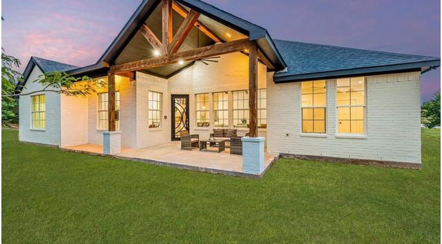 2902 Davis Road, Granbury, TX 76049