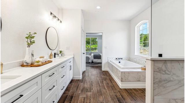 2902 Davis Road, Granbury, TX 76049