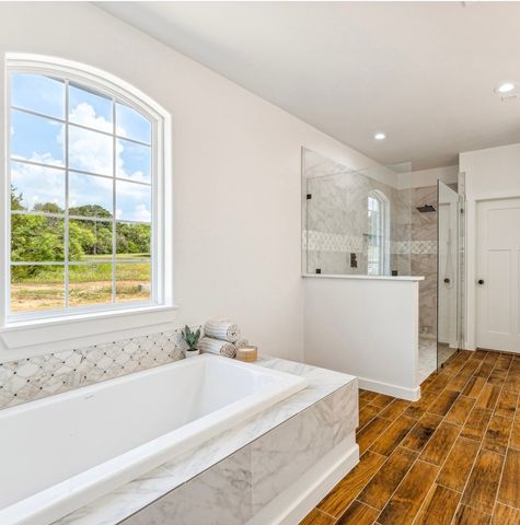 2902 Davis Road, Granbury, TX 76049