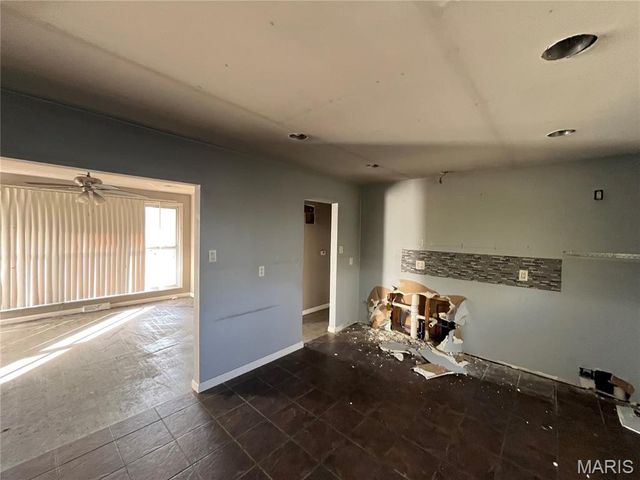 2241 Empress Drive, St Louis, MO 63136