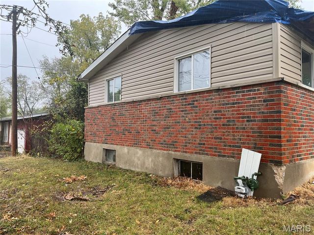 2241 Empress Drive, St Louis, MO 63136