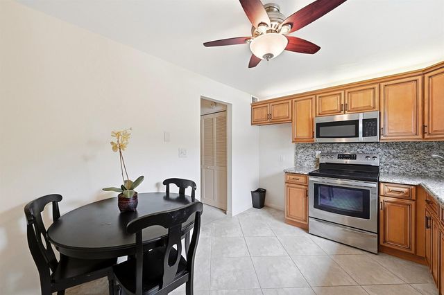 1975 SE 3rd Street 203, Deerfield Beach, FL 33441
