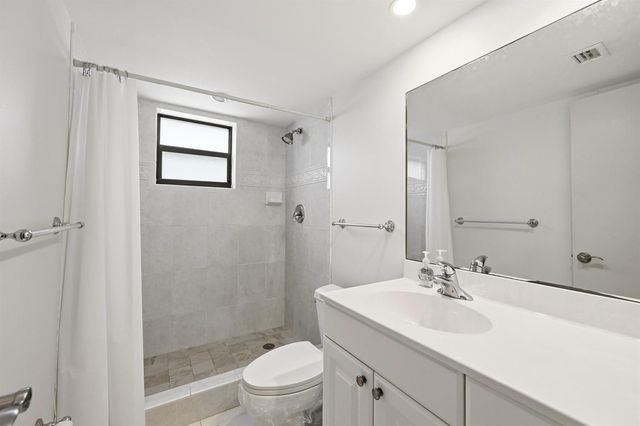 1975 SE 3rd Street 203, Deerfield Beach, FL 33441