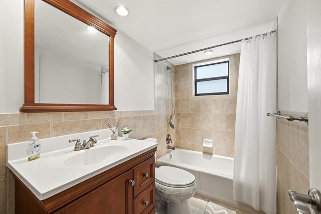 1975 SE 3rd Street 203, Deerfield Beach, FL 33441