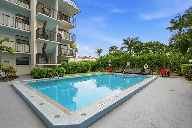 1975 SE 3rd Street 203, Deerfield Beach, FL 33441