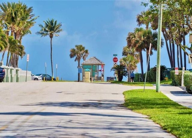 1975 SE 3rd Street 203, Deerfield Beach, FL 33441