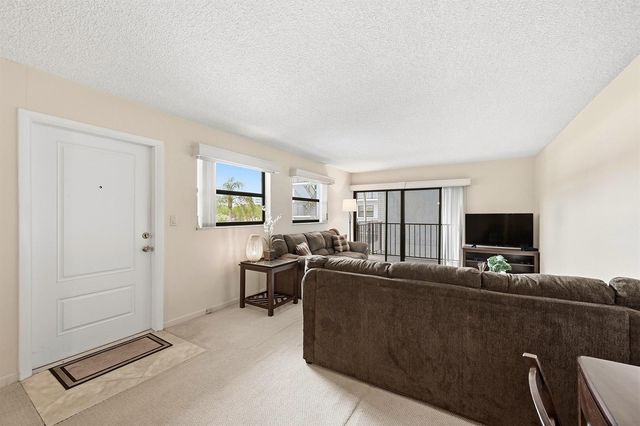 1975 SE 3rd Street 203, Deerfield Beach, FL 33441