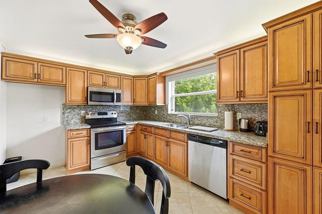 1975 SE 3rd Street 203, Deerfield Beach, FL 33441