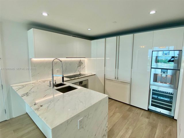 10203 Collins Ave 905, Bal Harbour, FL 33154