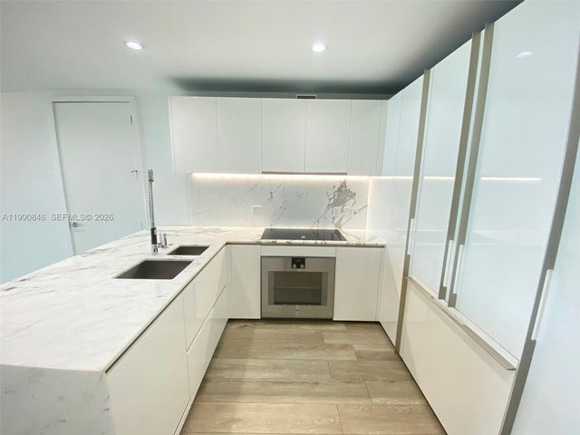 10203 Collins Ave 905, Bal Harbour, FL 33154