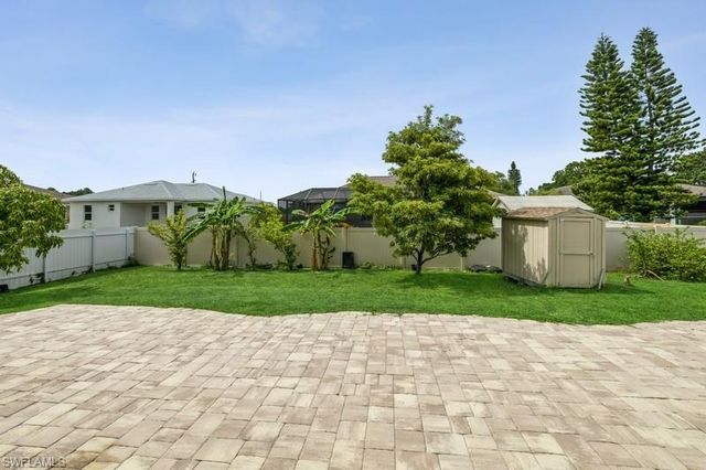 3106 4th ST SW, Lehigh Acres, FL 33976