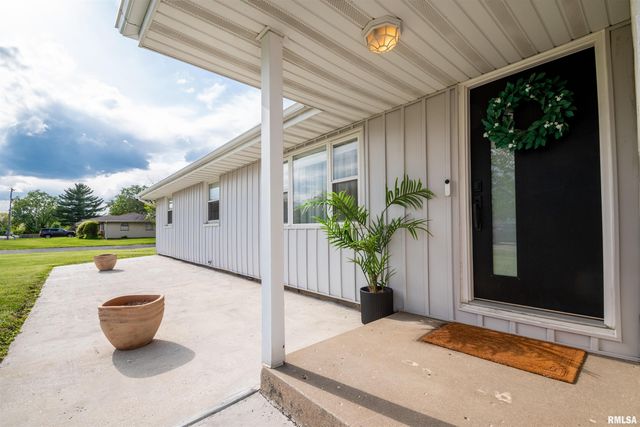 2605 W RICHWOODS Boulevard, Peoria, IL 61604