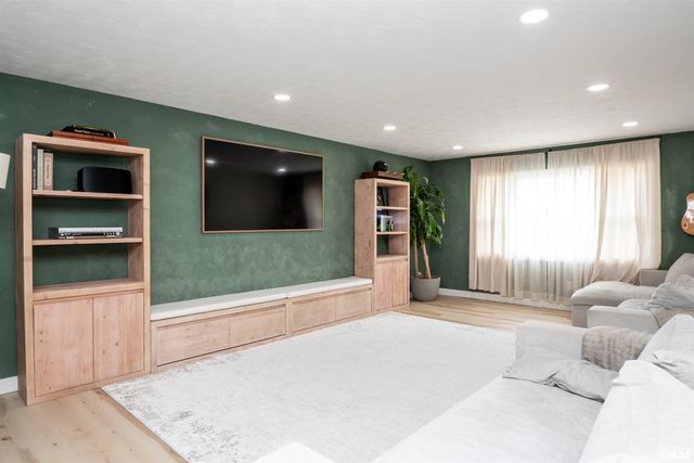 2605 W RICHWOODS Boulevard, Peoria, IL 61604