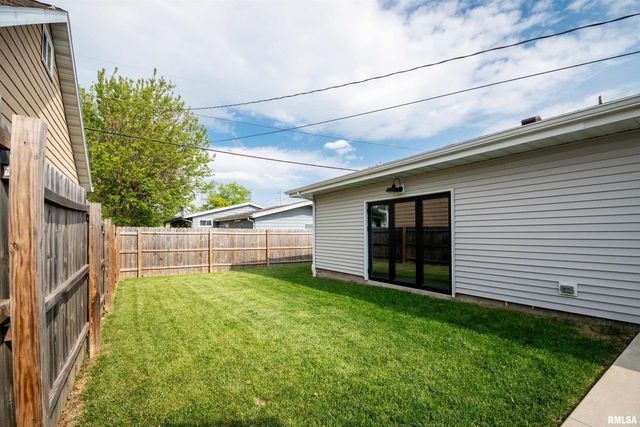 2605 W RICHWOODS Boulevard, Peoria, IL 61604
