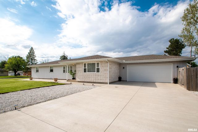2605 W RICHWOODS Boulevard, Peoria, IL 61604