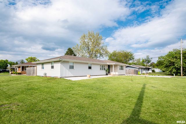 2605 W RICHWOODS Boulevard, Peoria, IL 61604