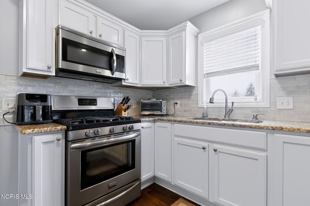 5903 Pine Tree Place, Sylvania, OH 43560