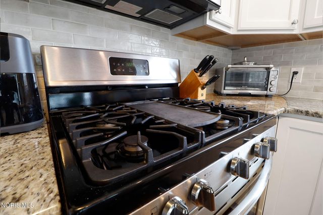 5903 Pine Tree Place, Sylvania, OH 43560