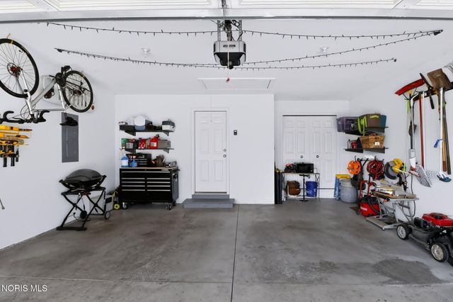 5903 Pine Tree Place, Sylvania, OH 43560