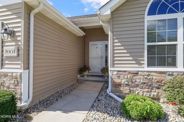 5903 Pine Tree Place, Sylvania, OH 43560