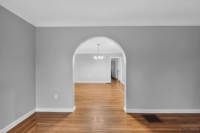 2784 Losantiville Avenue, Cincinnati, OH 45213
