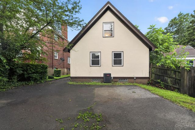 2784 Losantiville Avenue, Cincinnati, OH 45213