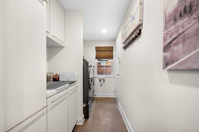 86 Dove Hill Drive, Manhasset, NY 11030