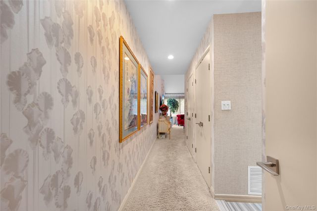 86 Dove Hill Drive, Manhasset, NY 11030