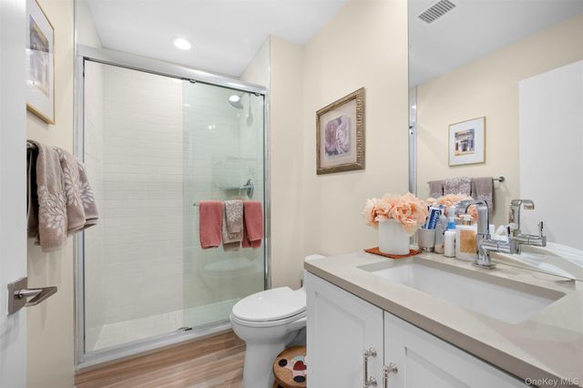 86 Dove Hill Drive, Manhasset, NY 11030