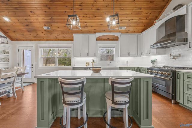 100 Baptist Camp Road, Guntersville, AL 35976