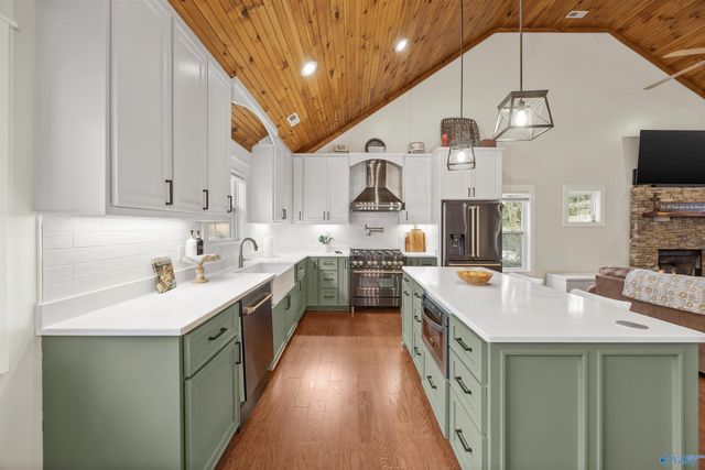 100 Baptist Camp Road, Guntersville, AL 35976