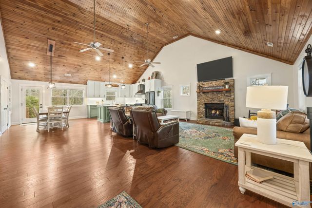 100 Baptist Camp Road, Guntersville, AL 35976