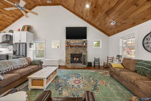 100 Baptist Camp Road, Guntersville, AL 35976