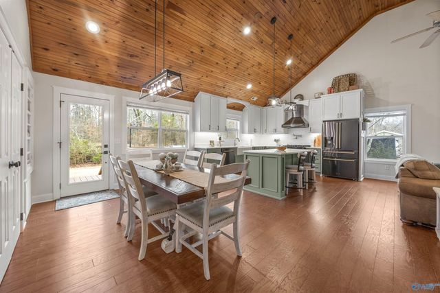 100 Baptist Camp Road, Guntersville, AL 35976