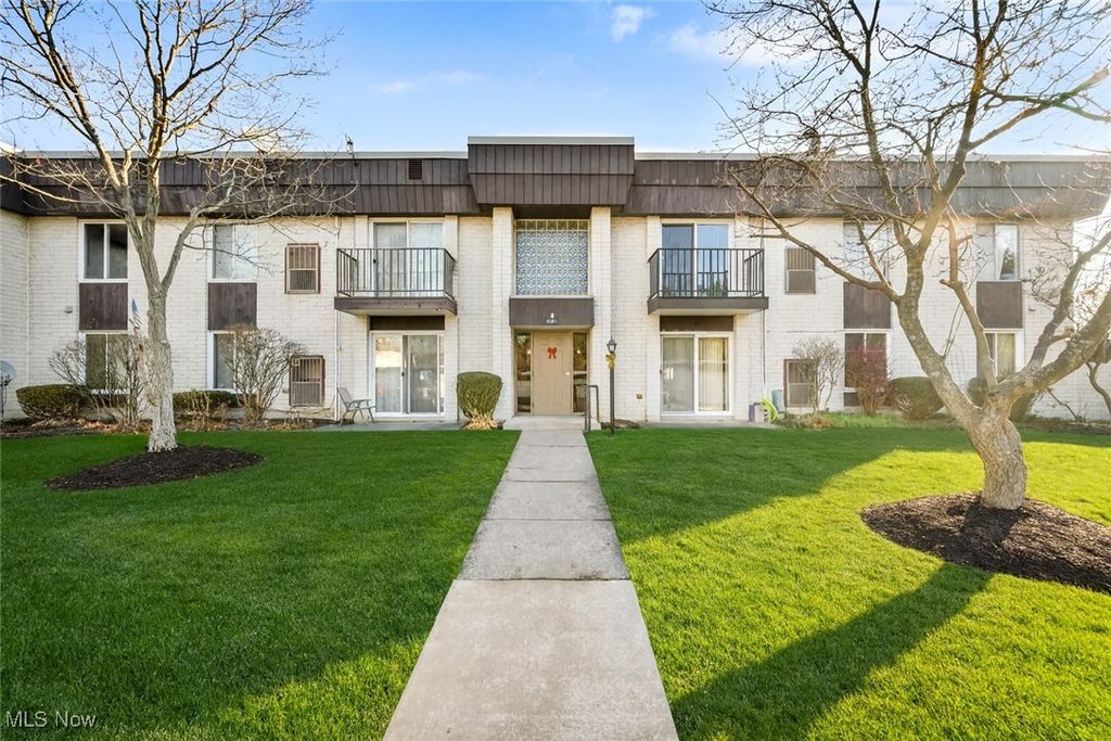 8381 N Akins Road H-7, North Royalton, OH 44133