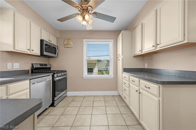 3122 Parklane Drive, Parma, OH 44134