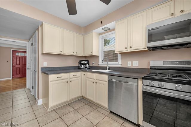 3122 Parklane Drive, Parma, OH 44134